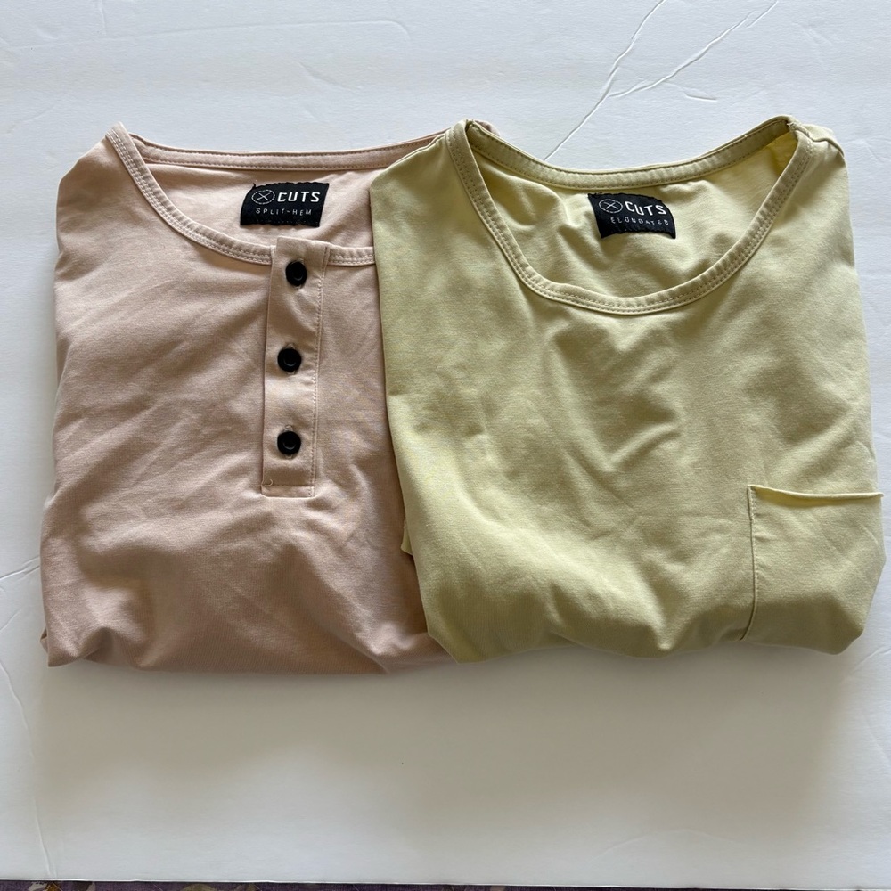 Cuts Clothing Set of 2 Men's Short Sleeve Henley and Tee - Tan & Light Green - S